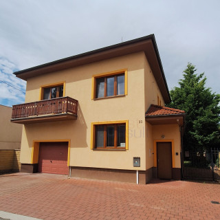 VÝNIMOČNÁ PONUKA - RODINNÝ DOM NA PREDAJ NA LETECKOM POLI V KOMÁRNE